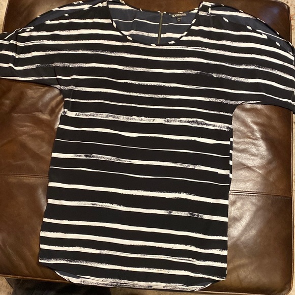 Express Open Shoulder Midi XS Black and White Dress - Picture 1 of 8